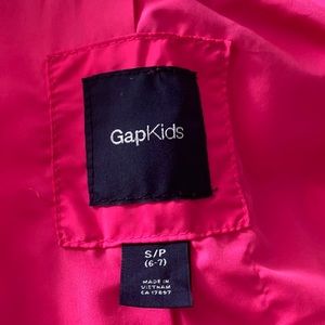 Fuchsia Pink puff Gap vest size 6-7 girls.